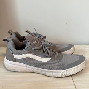 Men’s Van’s sneaker SZ: 10.5